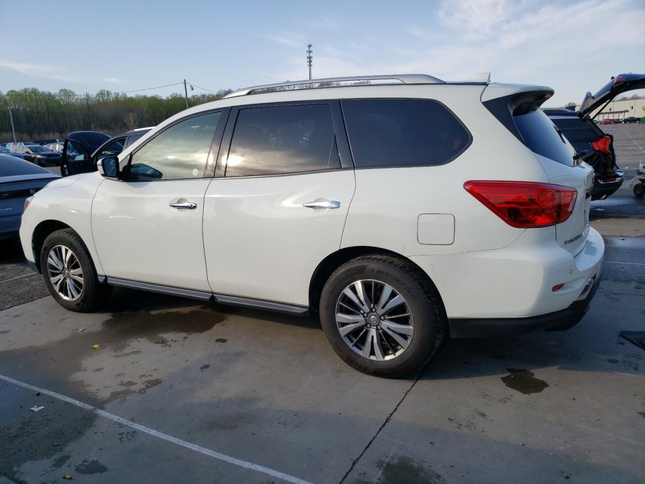 2019 NISSAN PATHFINDER - Image 2