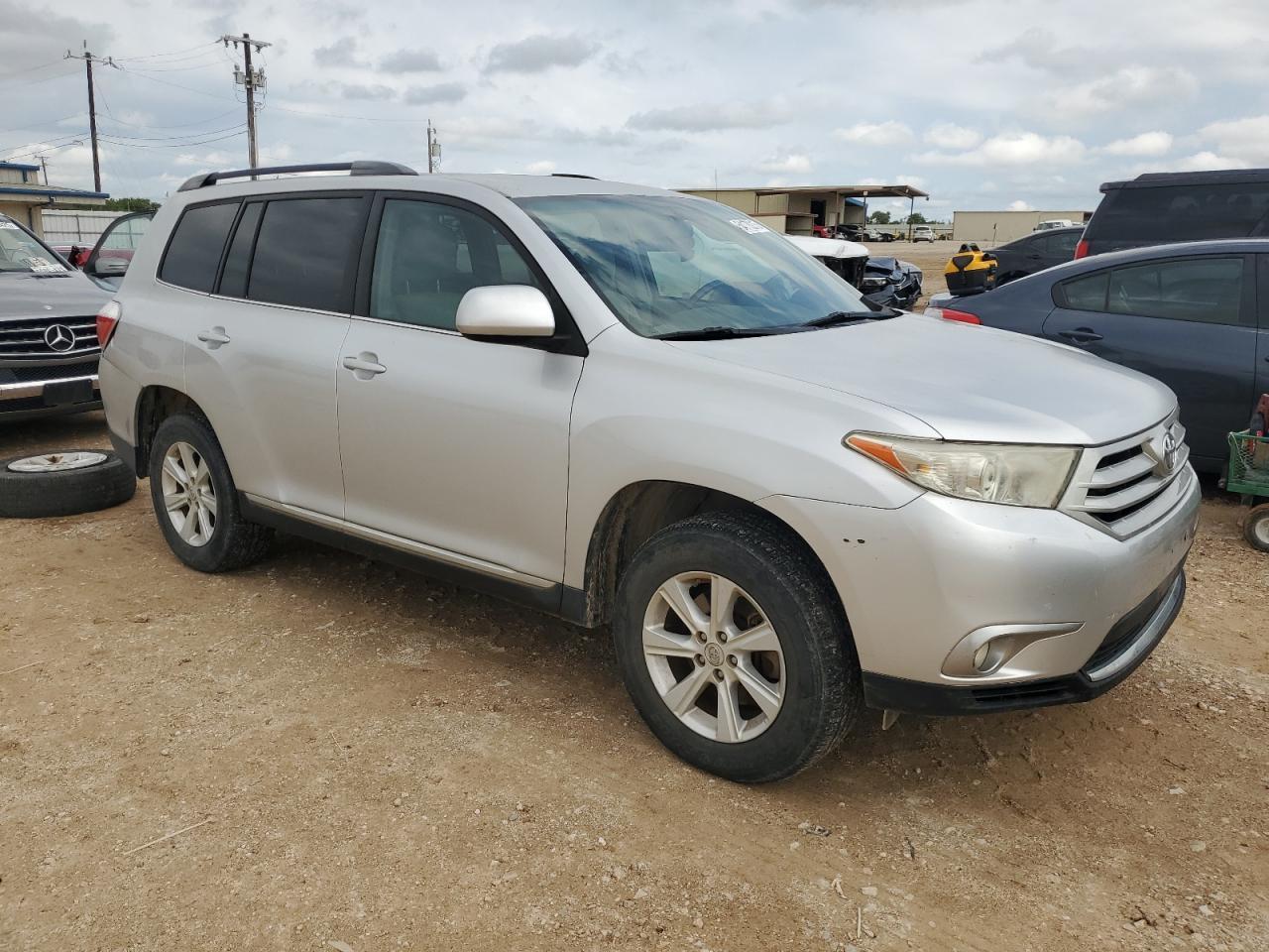 2011 TOYOTA HIGHLANDER - Image 4