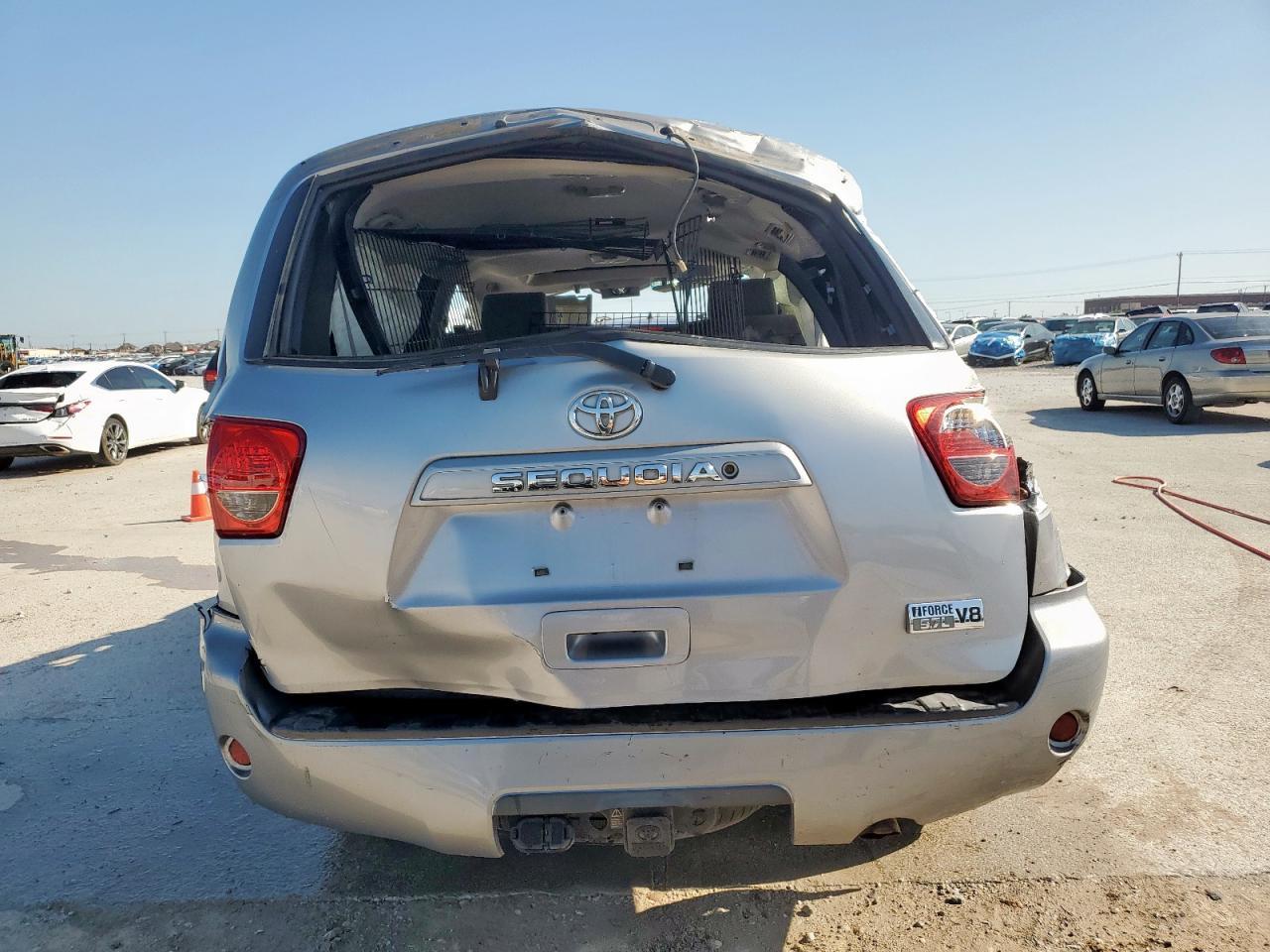 2012 TOYOTA SEQUOIA SR - Фото 6