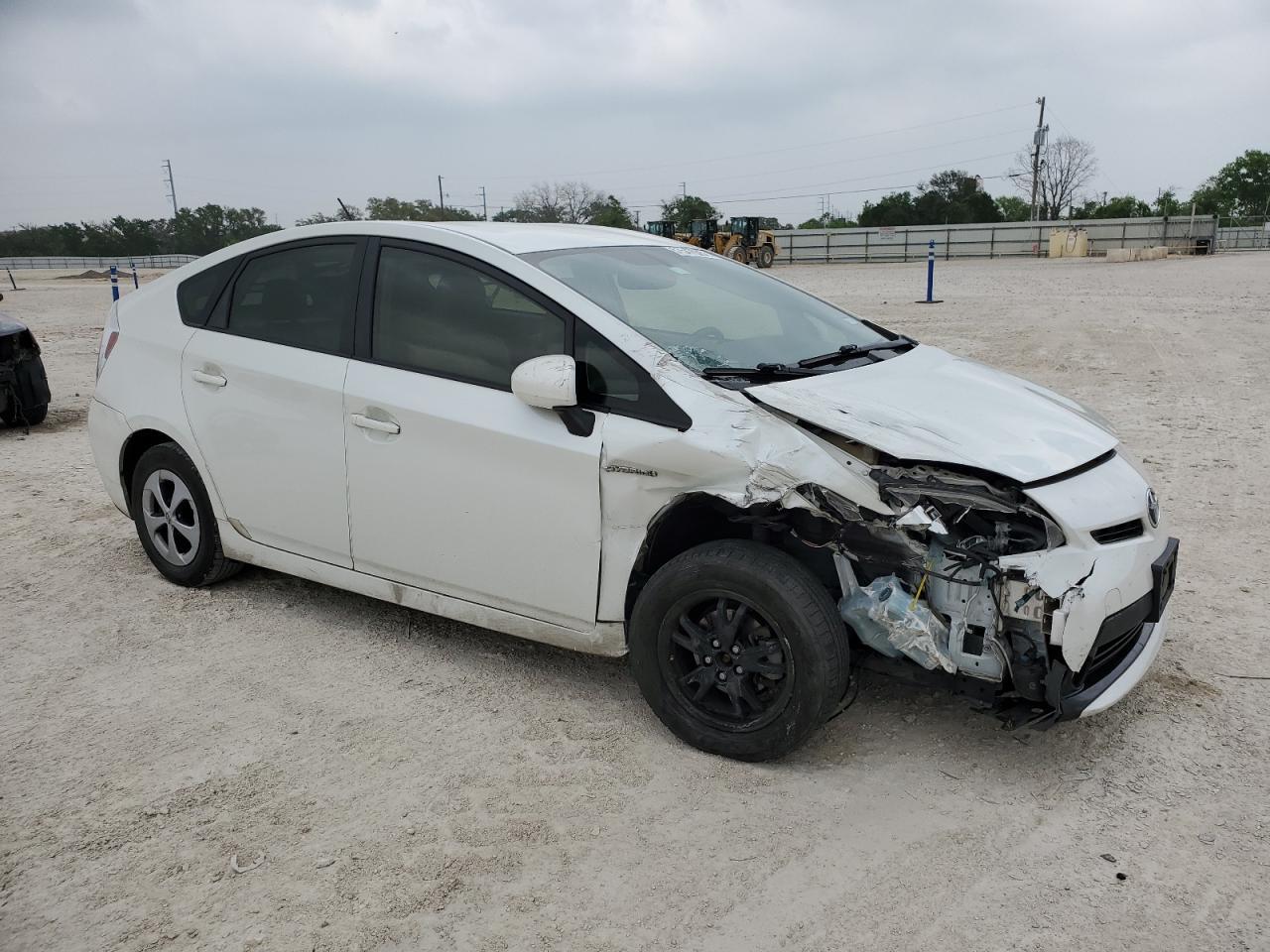 2015 TOYOTA PRIUS - Image 4