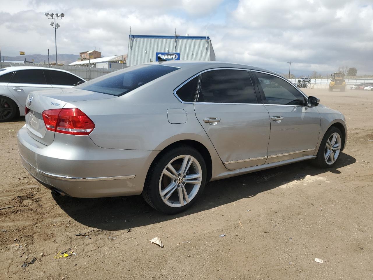 2014 VOLKSWAGEN PASSAT SEL - Фото 3