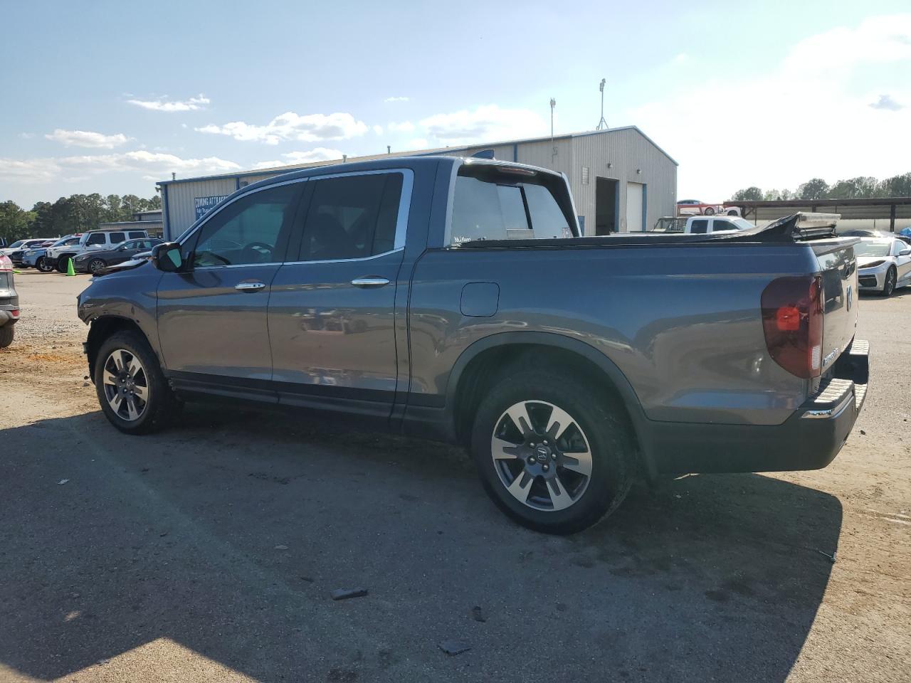 2017 HONDA RIDGELINE - Image 2