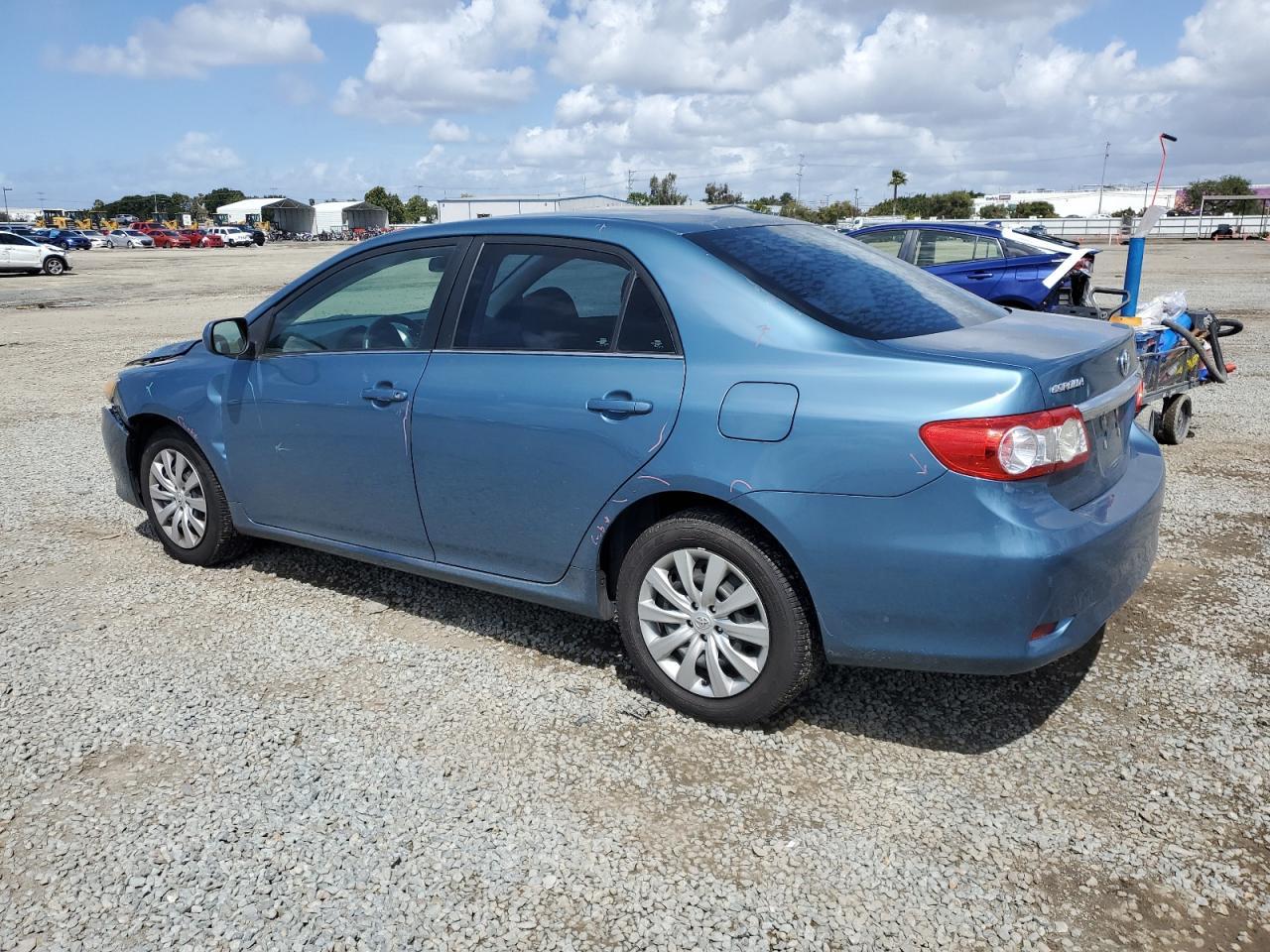 2013 TOYOTA COROLLA BA - Фото 2
