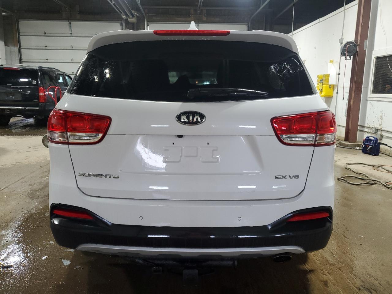 2016 KIA SORENTO EX - Image 6