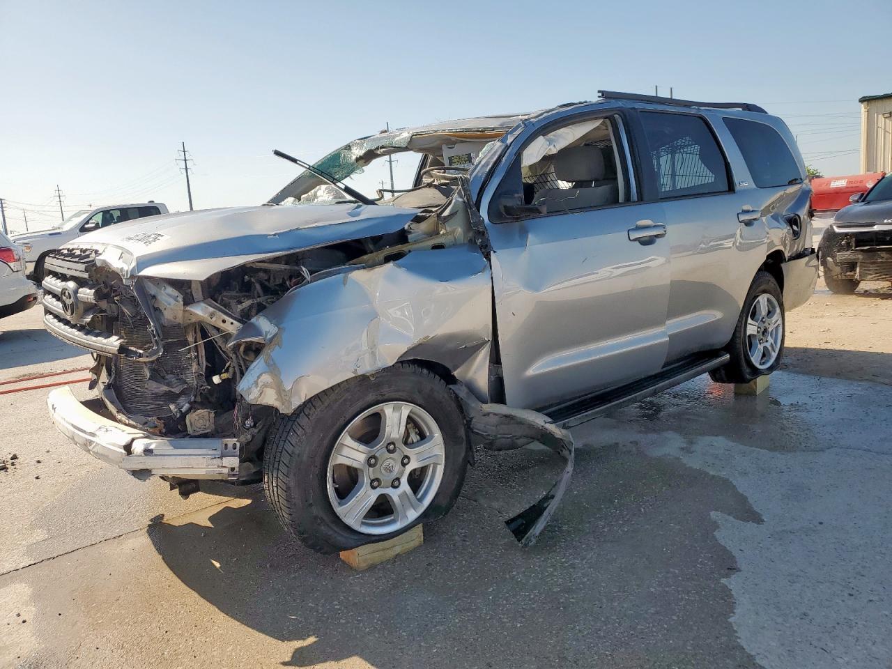 2012 TOYOTA SEQUOIA SR