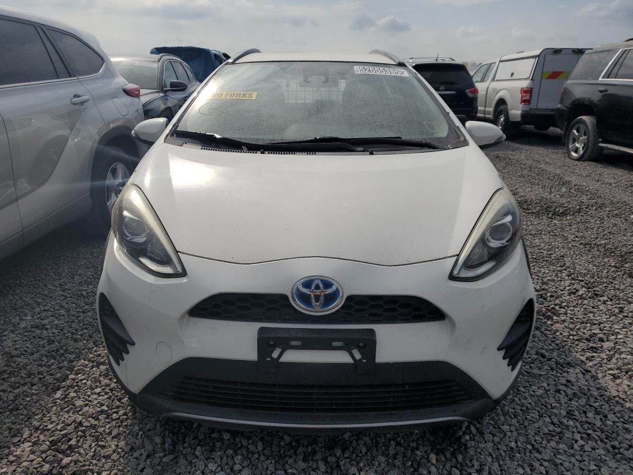 2018 TOYOTA PRIUS C - Image 5