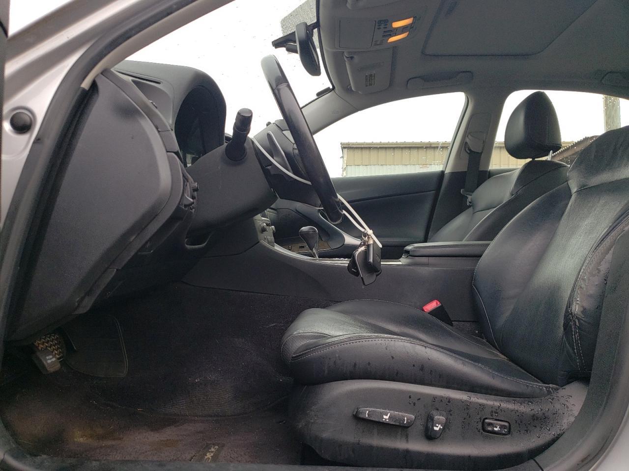 2011 LEXUS IS 250 - Фото 7