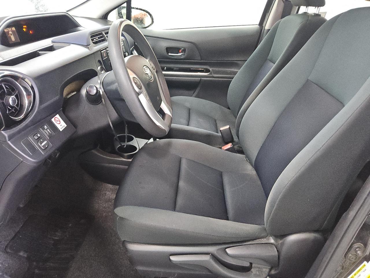 2016 TOYOTA PRIUS C - Фото 7