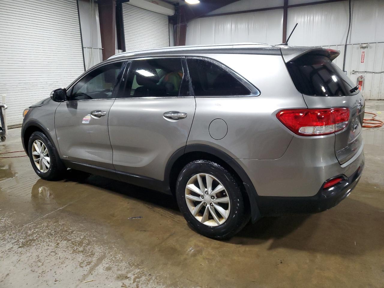 2016 KIA SORENTO LX - Image 2