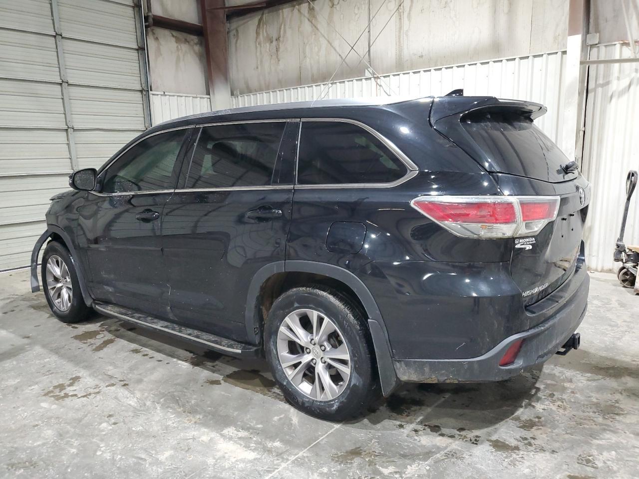2015 TOYOTA HIGHLANDER - Image 2