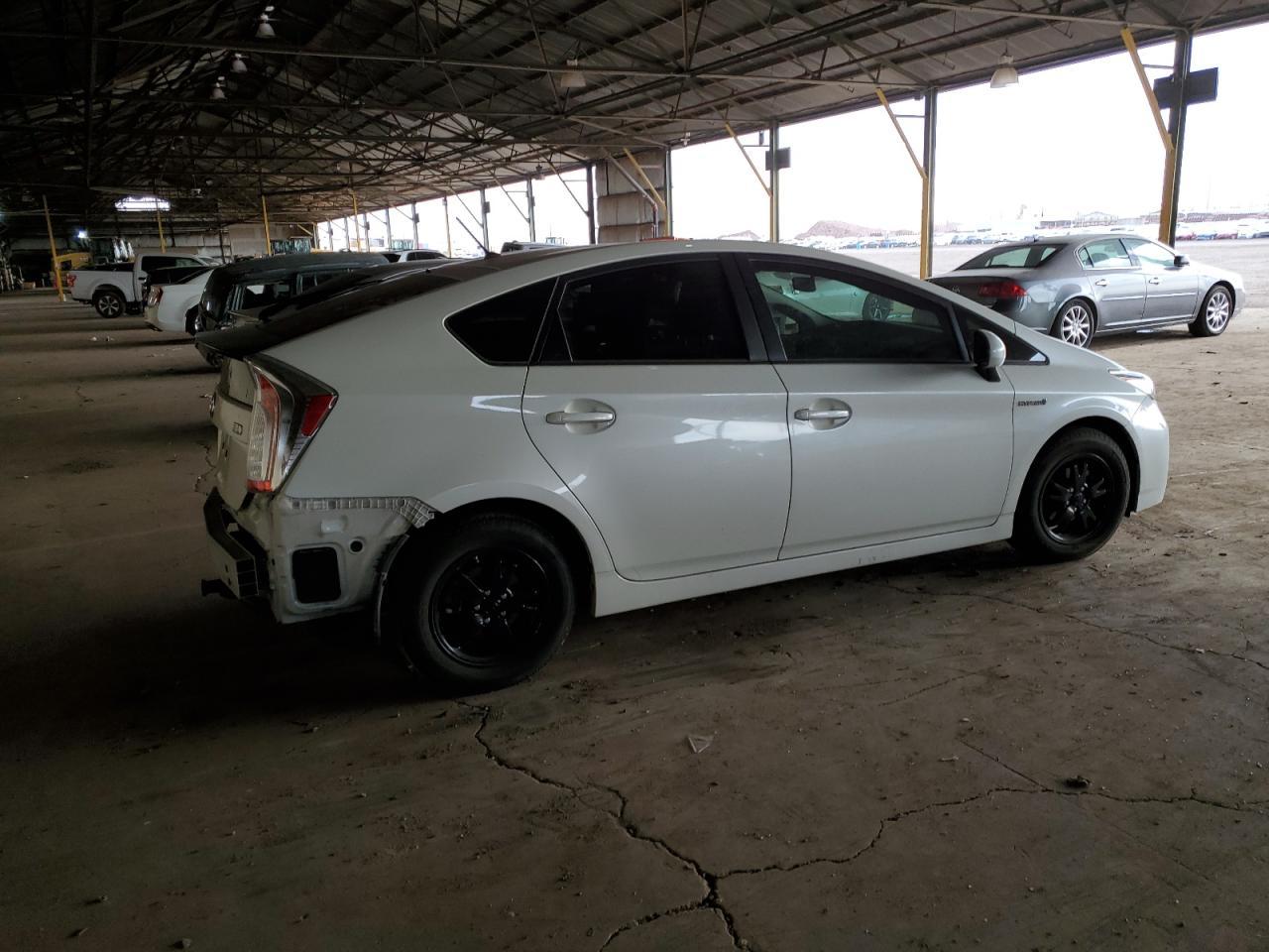 2015 TOYOTA PRIUS - Фото 3
