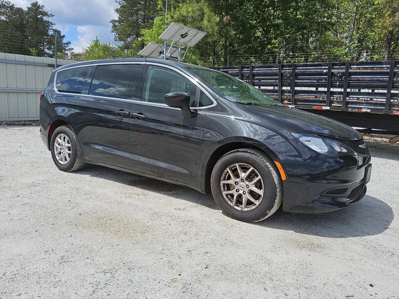 2022 CHRYSLER VOYAGER LX - Фото 4