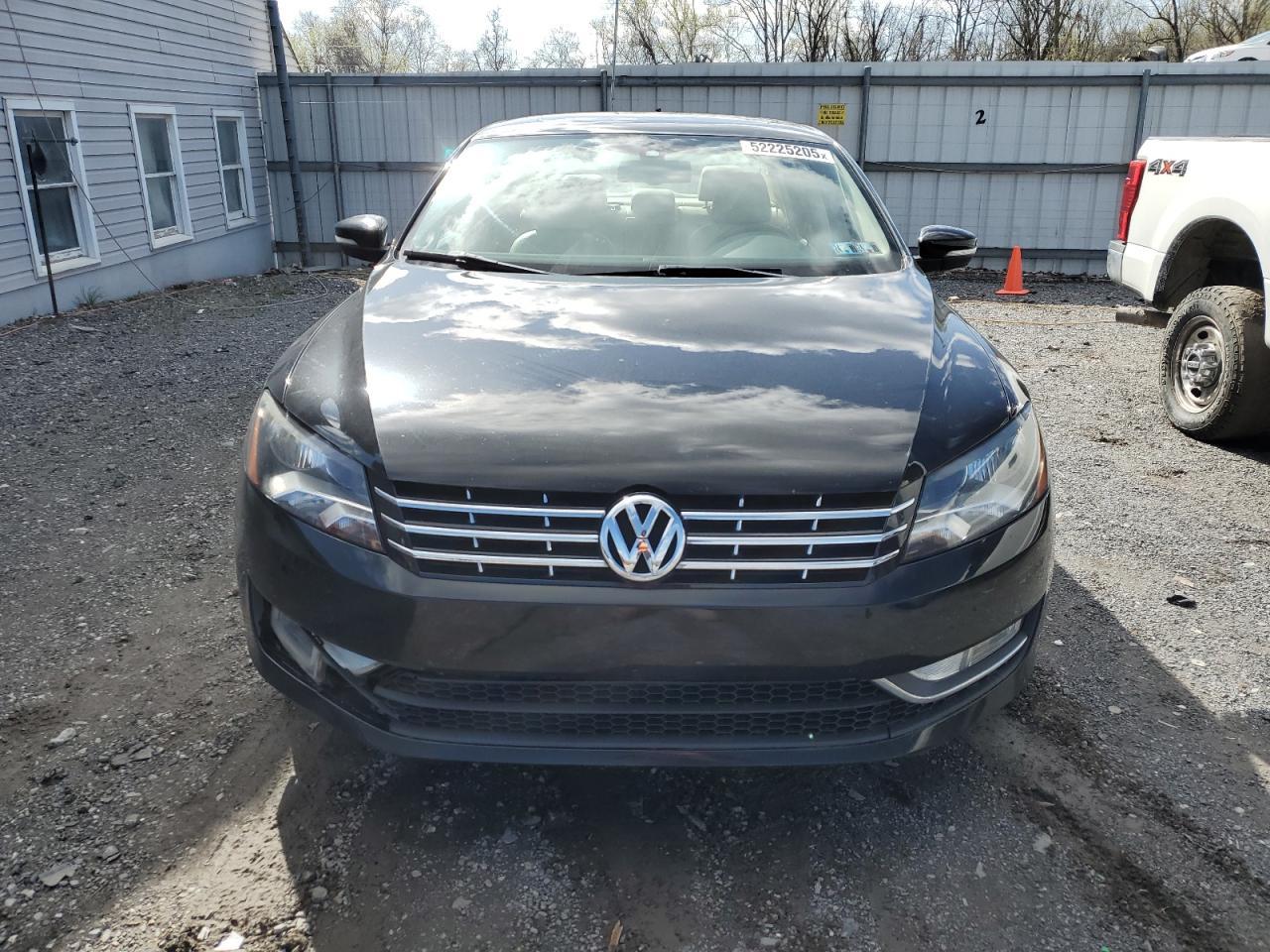 2014 VOLKSWAGEN PASSAT SEL - Image 5