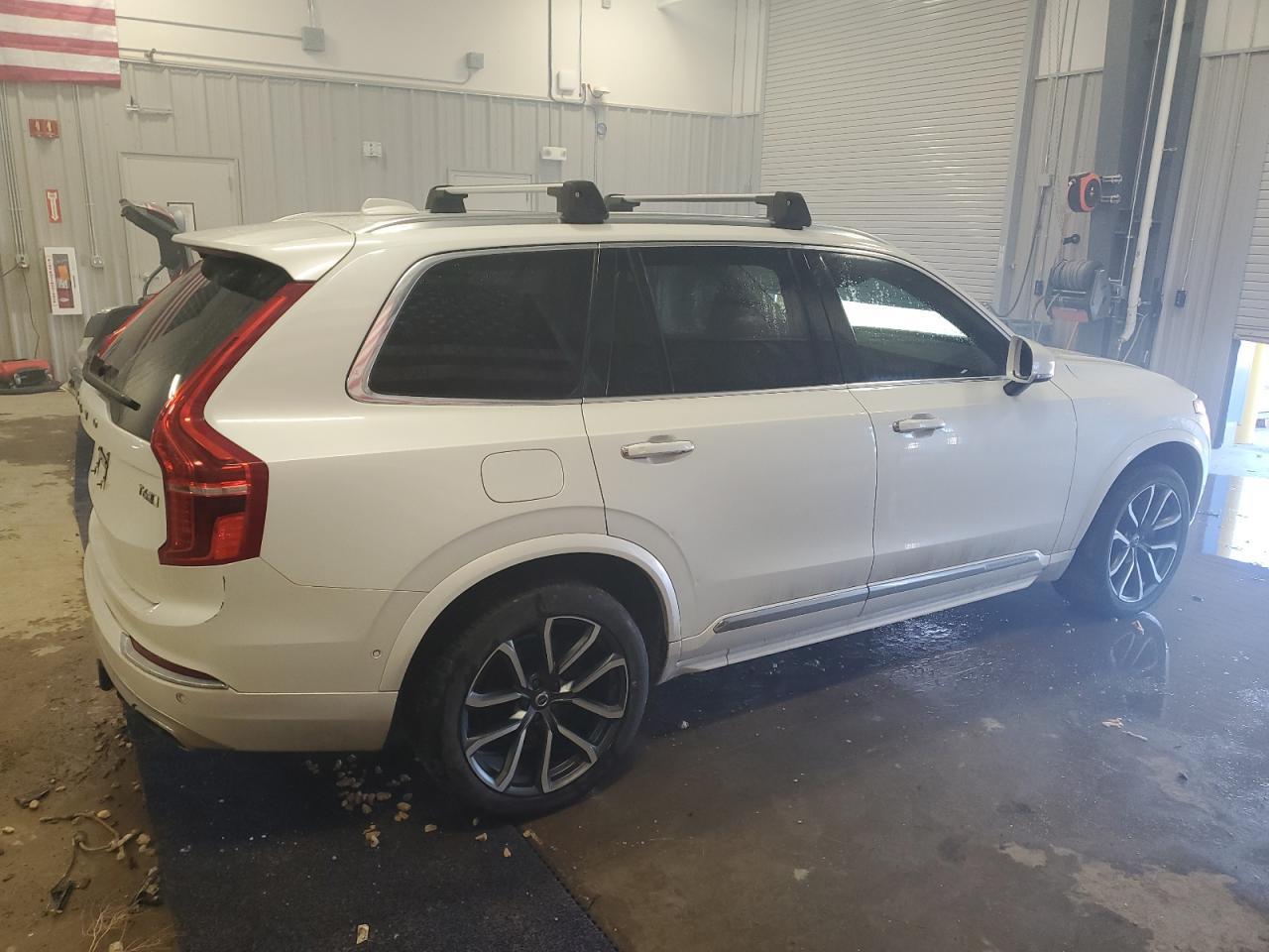 2016 VOLVO XC90 T6 - Фото 3