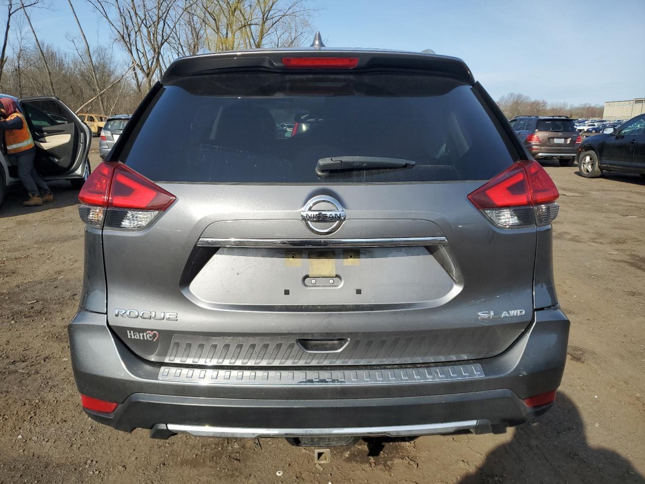 2017 NISSAN ROGUE S - Фото 6