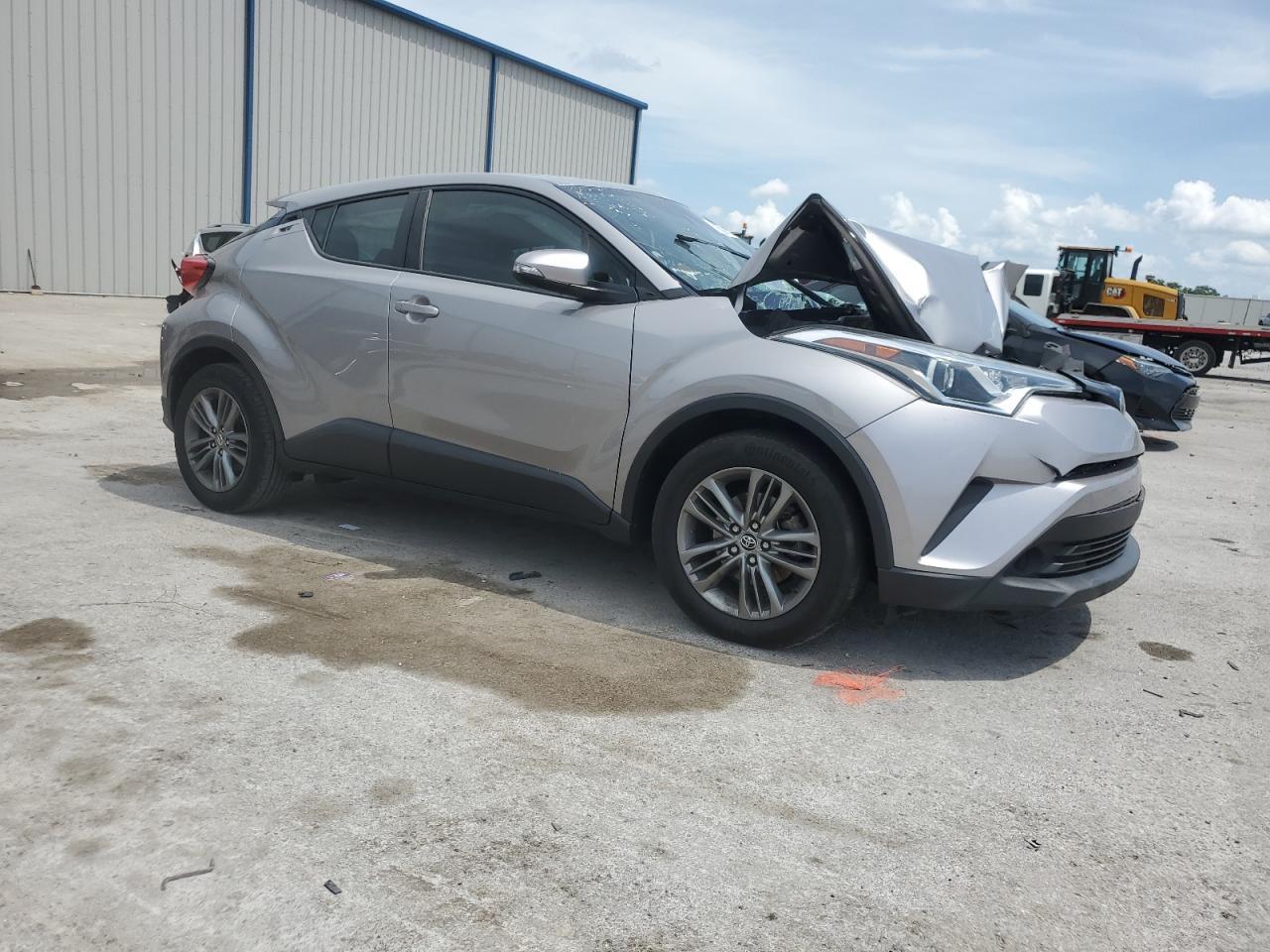2019 TOYOTA C-HR XLE - Фото 4