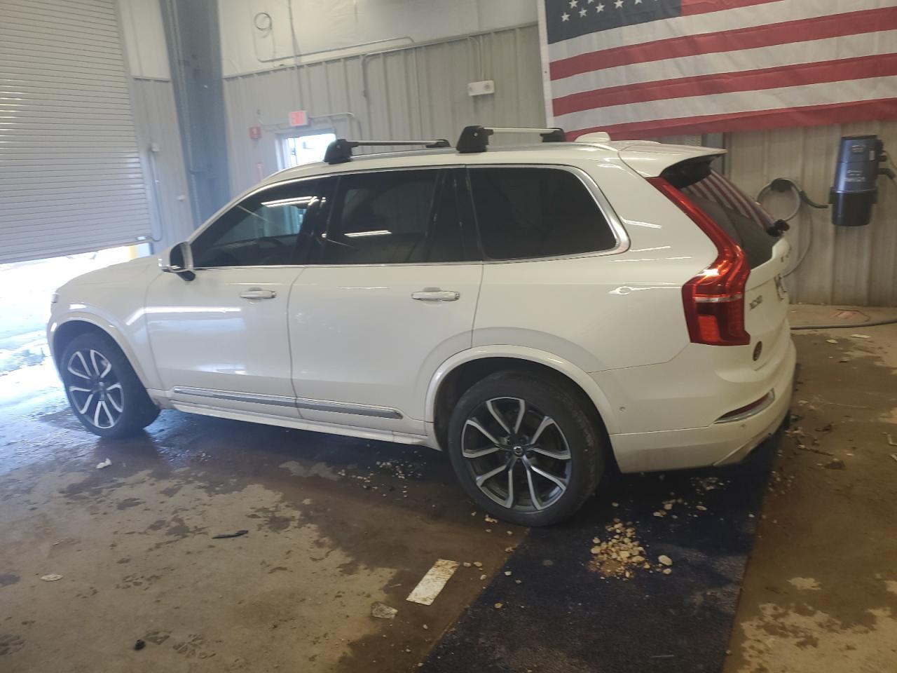2016 VOLVO XC90 T6 - Фото 2