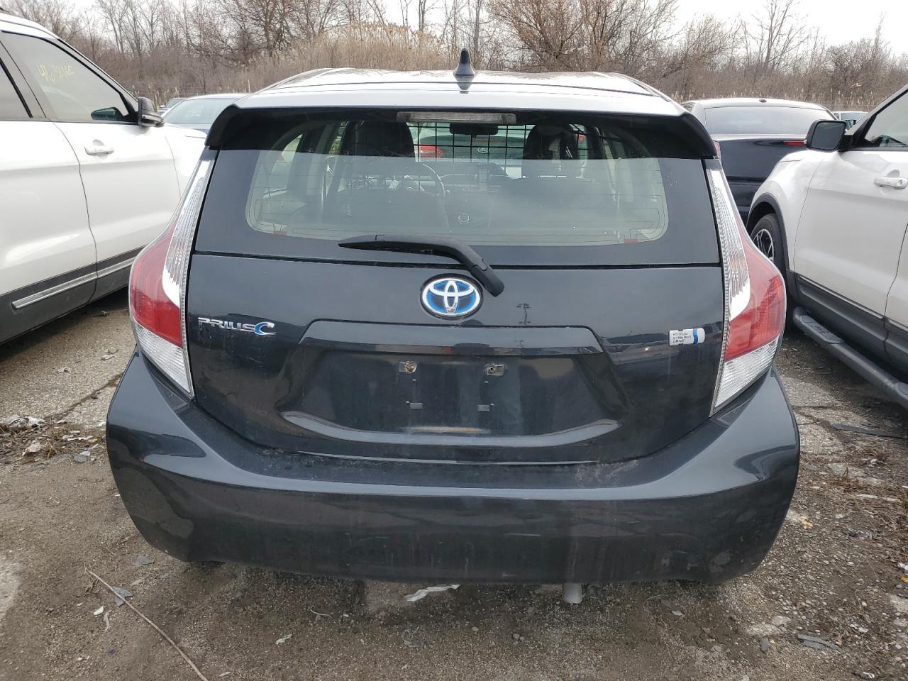 2016 TOYOTA PRIUS C - Image 6