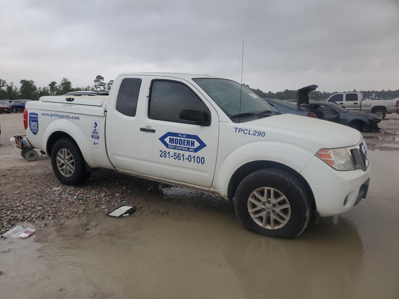 2017 NISSAN FRONTIER S - Image 4