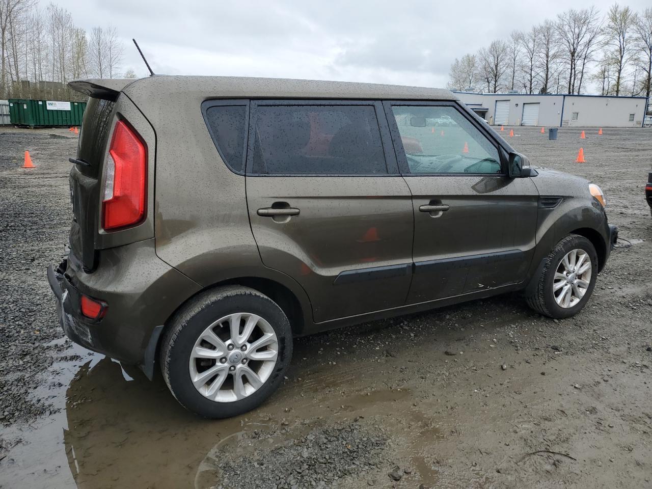 2013 KIA SOUL + - Image 3