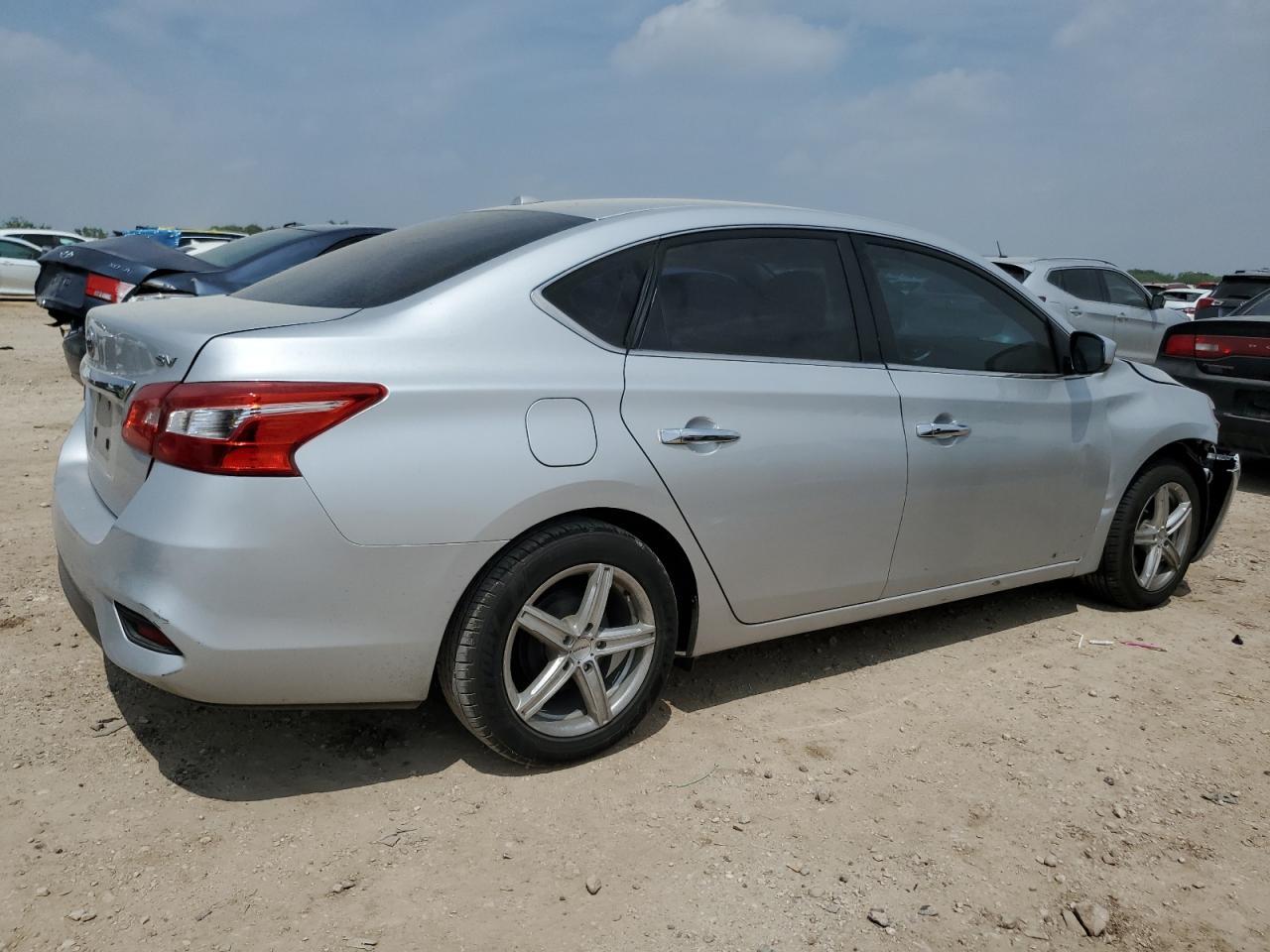 2017 NISSAN SENTRA S - Фото 3