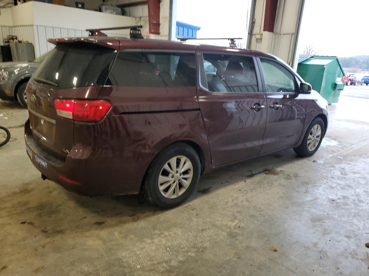 2017 KIA SEDONA LX - Фото 3