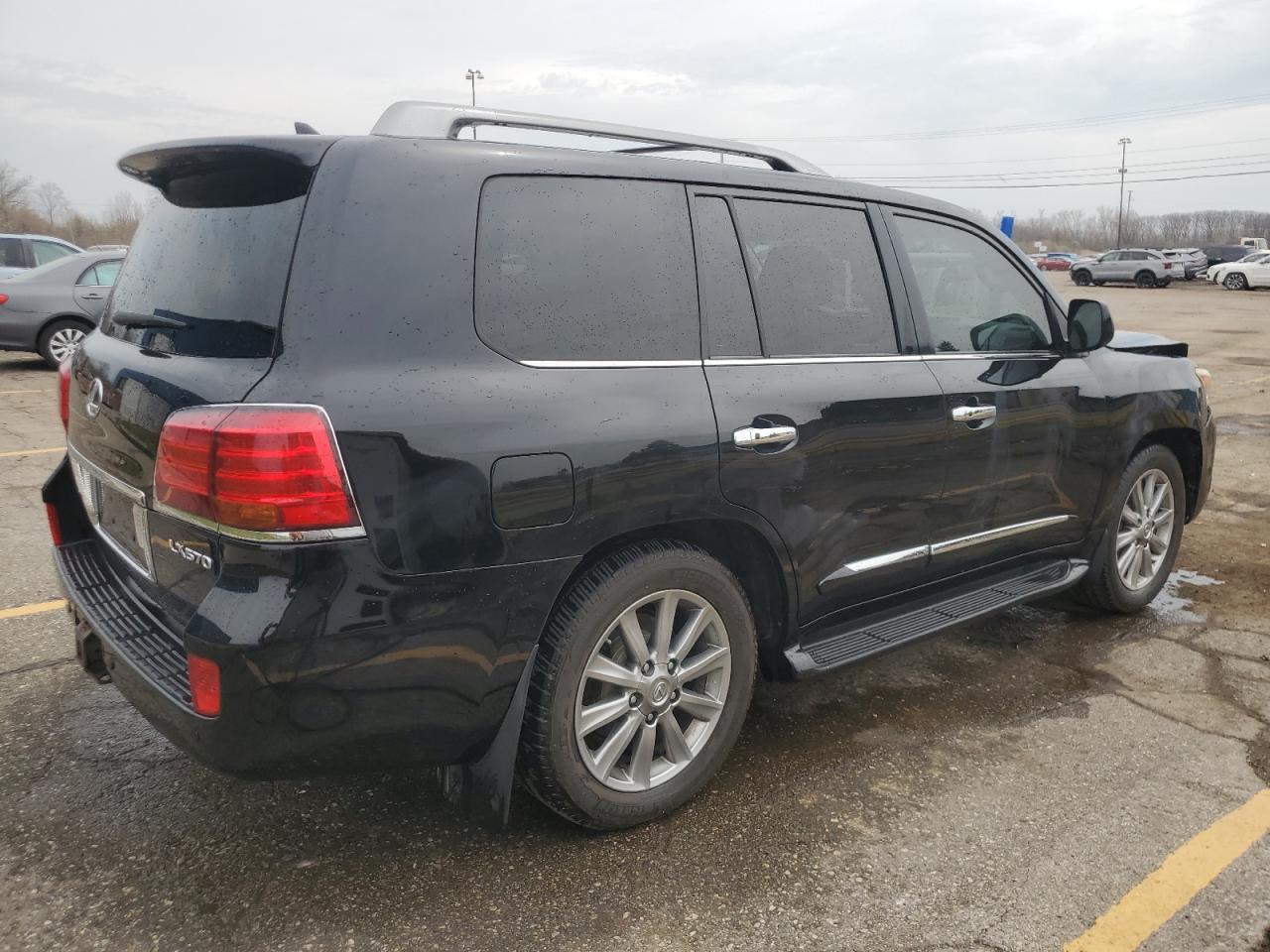 2011 LEXUS LX 570 - Фото 3