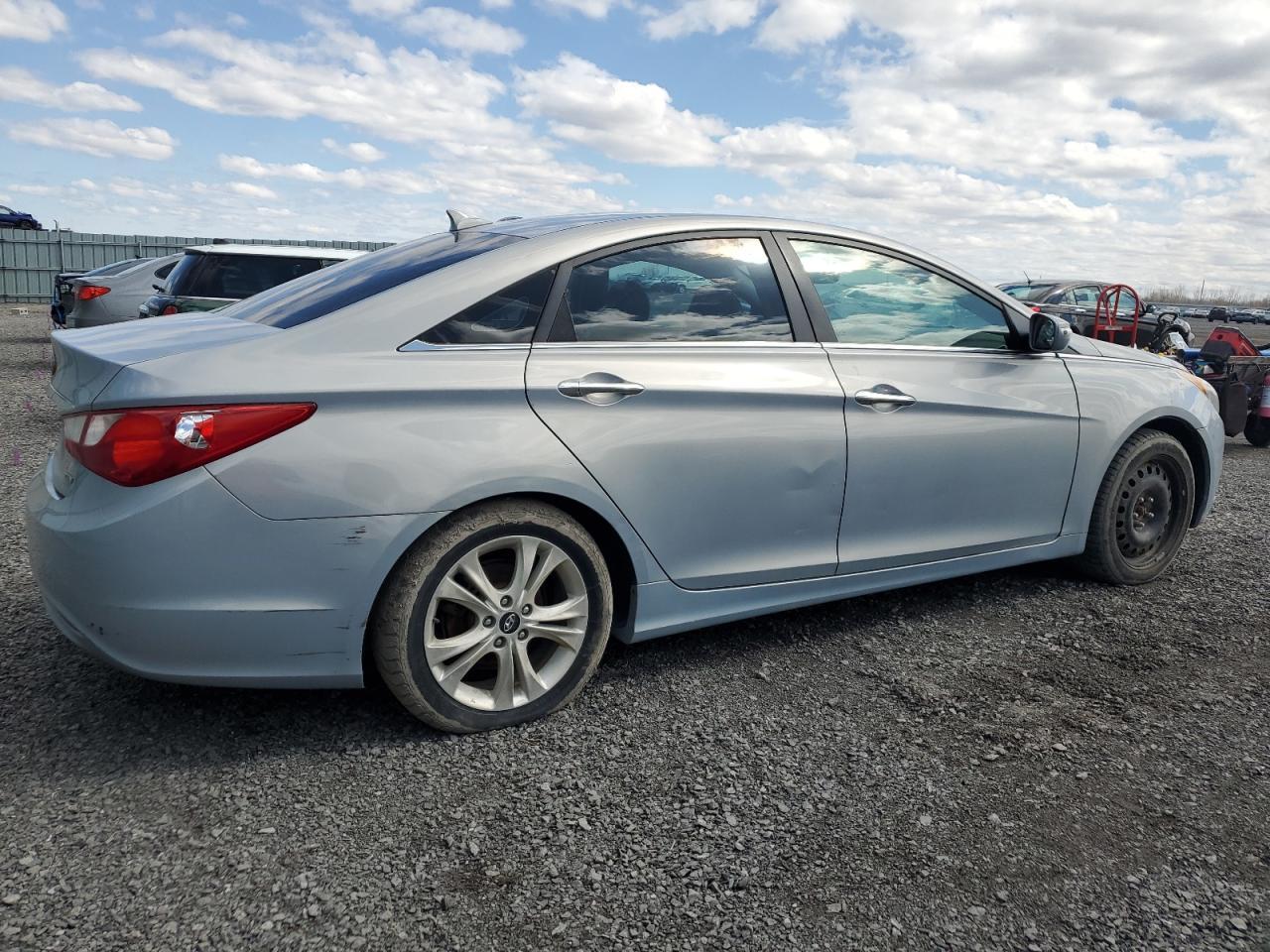 2011 HYUNDAI SONATA SE - Image 3