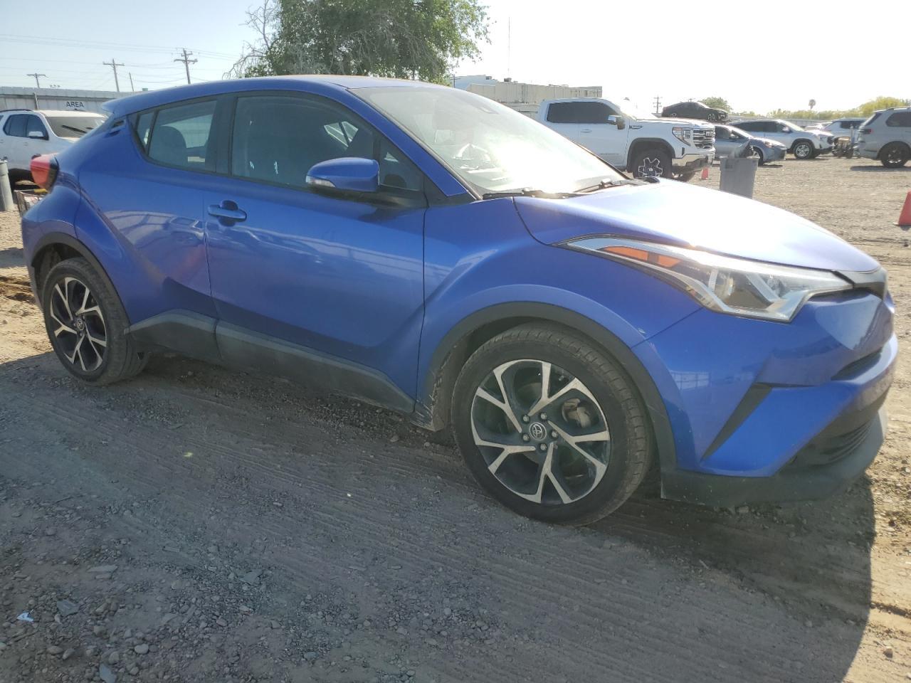 2018 TOYOTA C-HR XLE - Image 4