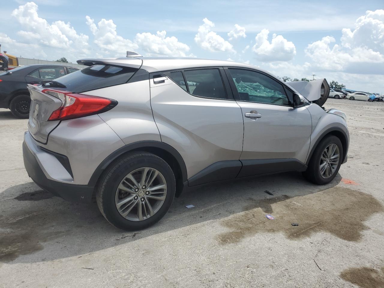 2019 TOYOTA C-HR XLE - Фото 3