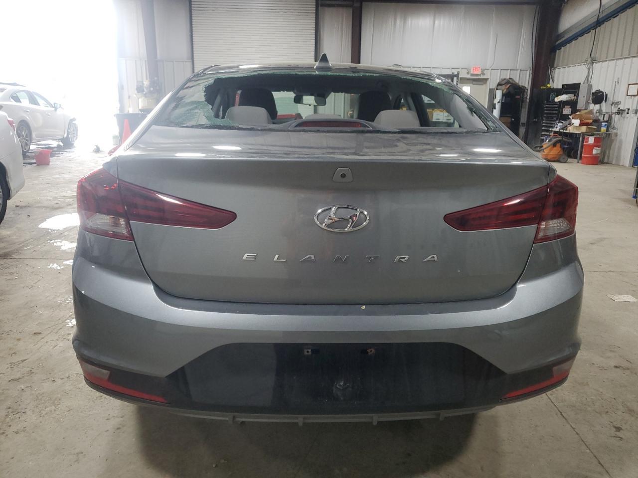 2019 HYUNDAI ELANTRA SE - Фото 6