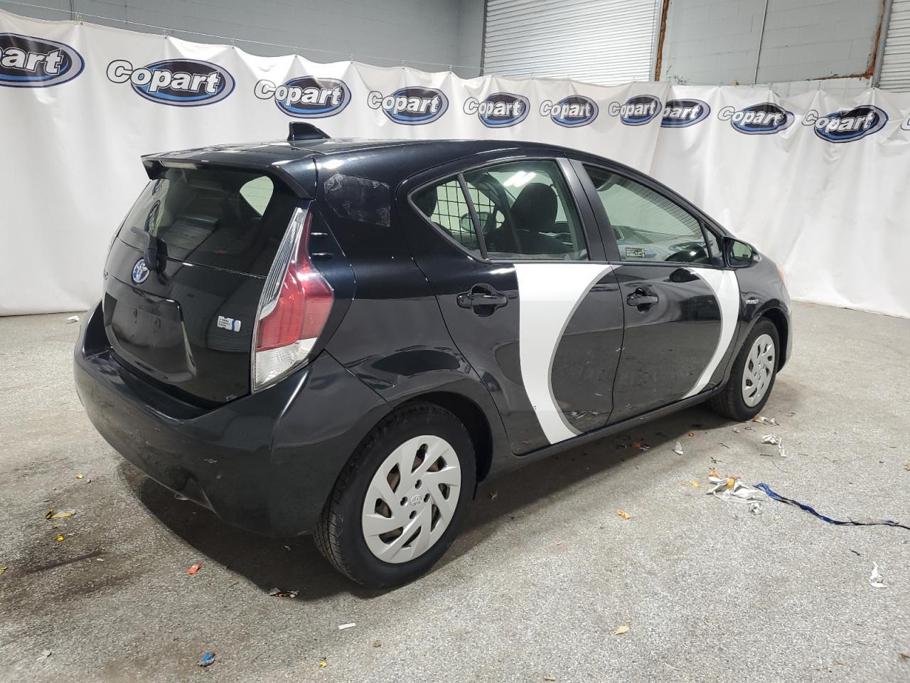 2016 TOYOTA PRIUS C - Image 3