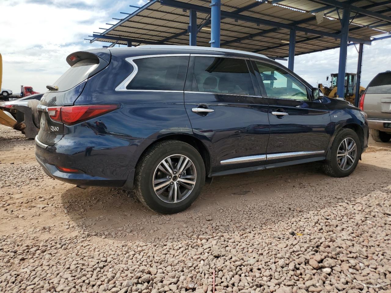2019 INFINITI QX60 LUXE - Image 3