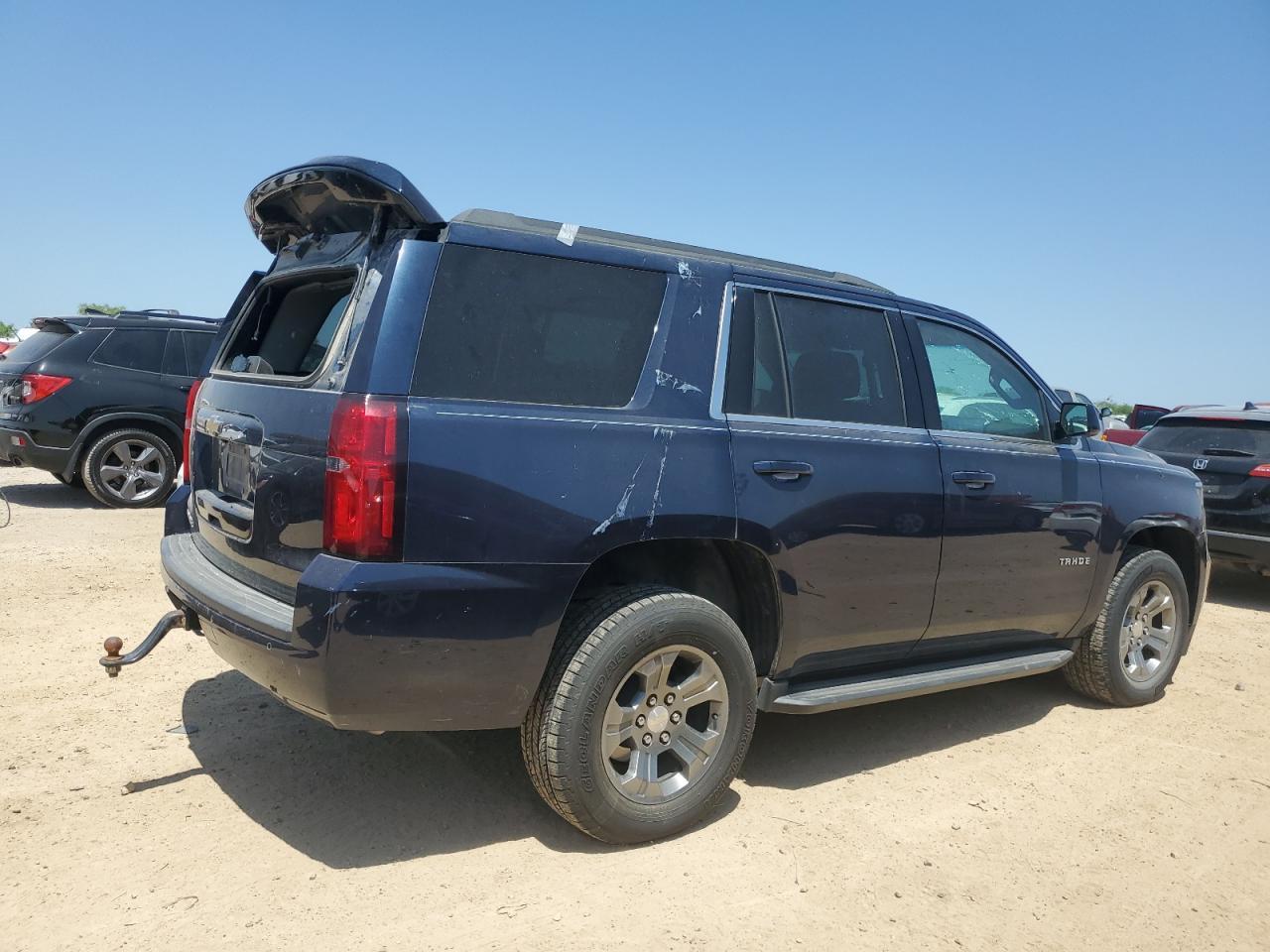2019 CHEVROLET TAHOE C150 - Фото 3