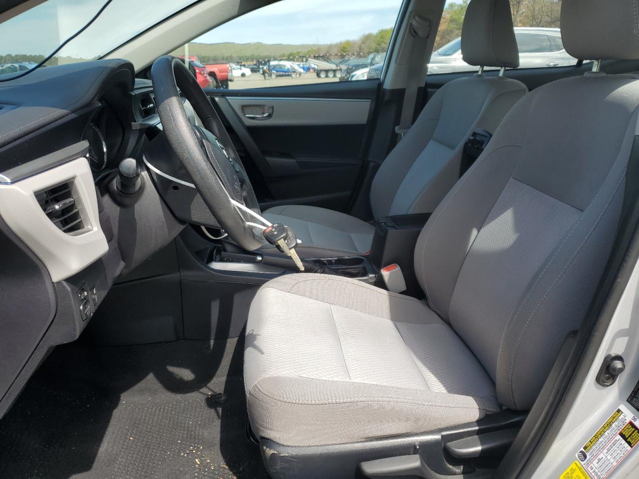 2015 TOYOTA COROLLA L - Фото 7