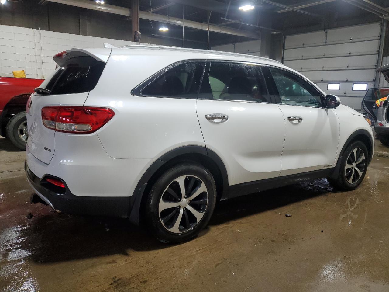 2016 KIA SORENTO EX - Image 3