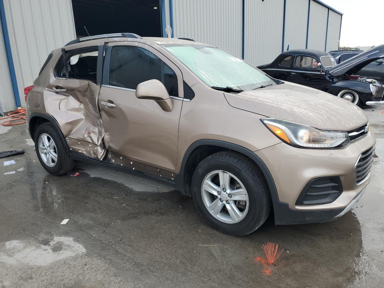 2018 CHEVROLET TRAX 1LT - Image 4