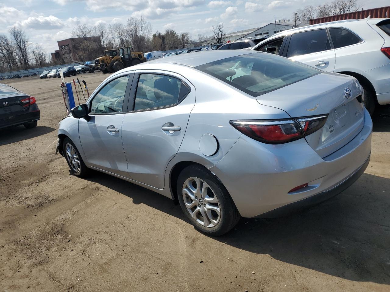 2017 TOYOTA YARIS IA - Фото 2
