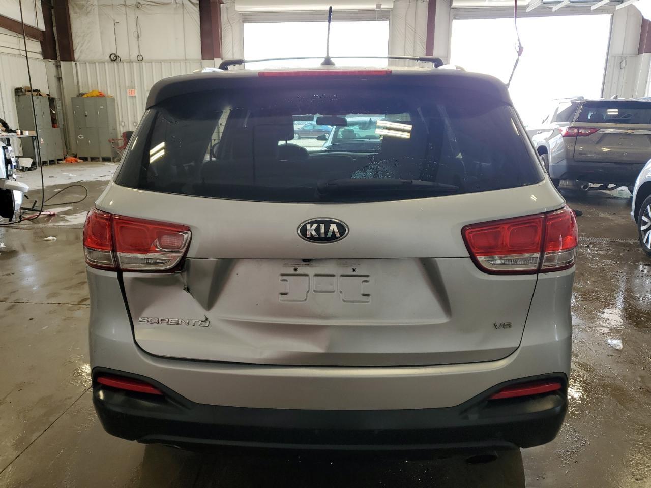 2017 KIA SORENTO LX - Image 6