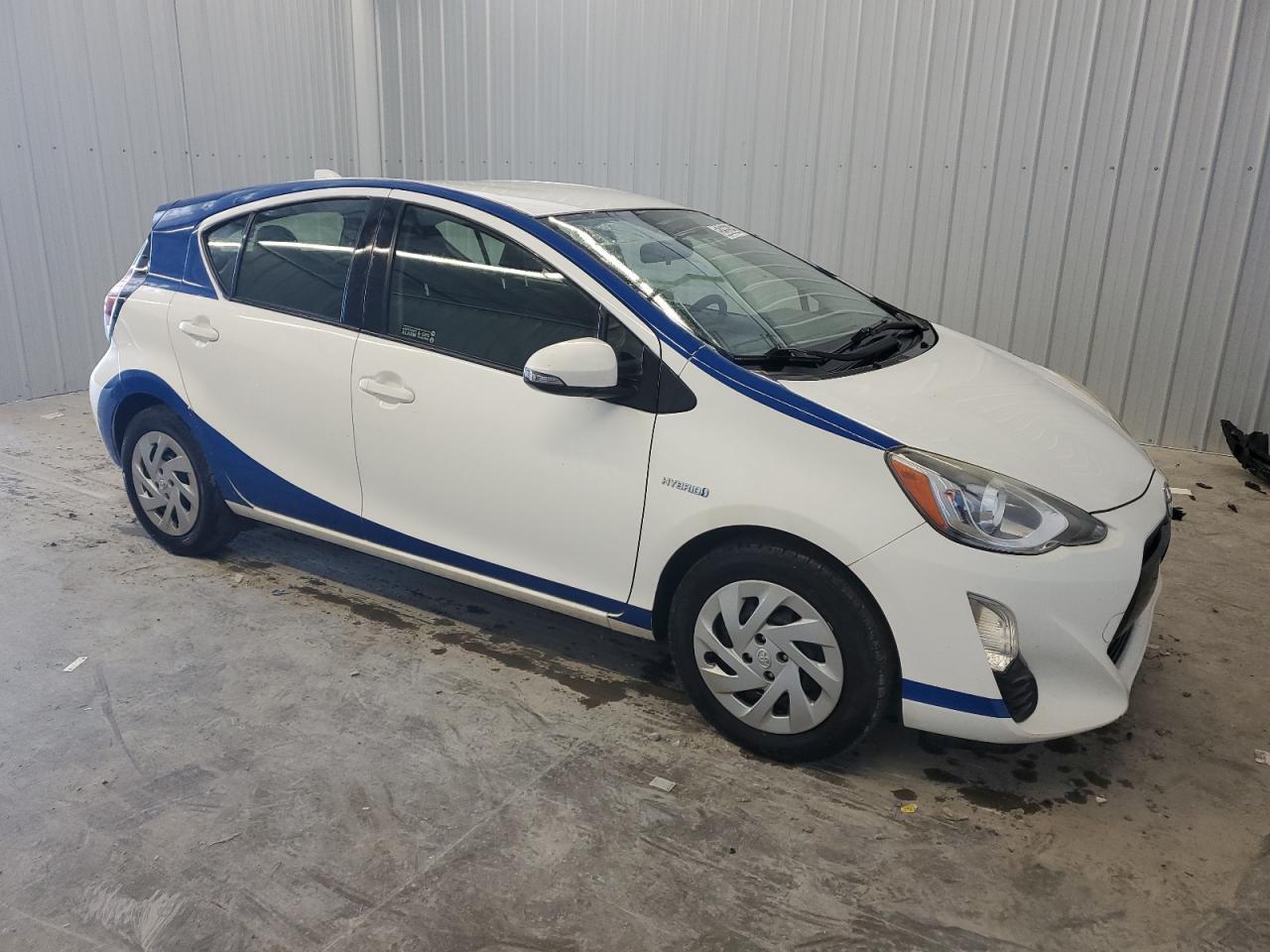 2016 TOYOTA PRIUS C - Image 4