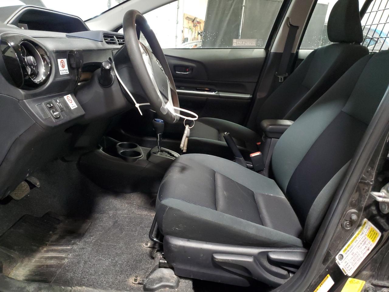2016 TOYOTA PRIUS C - Image 7