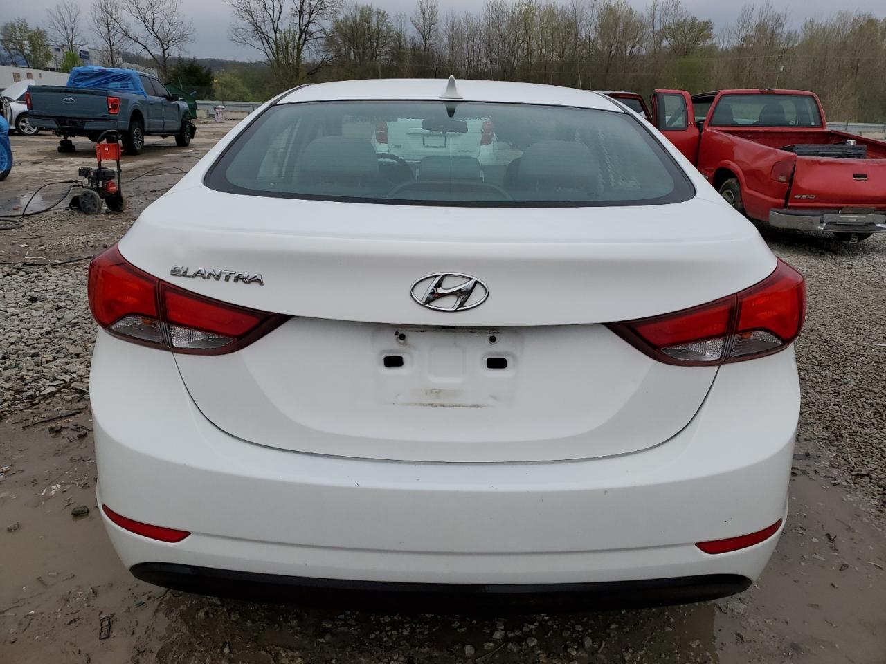2014 HYUNDAI ELANTRA SE - Image 6