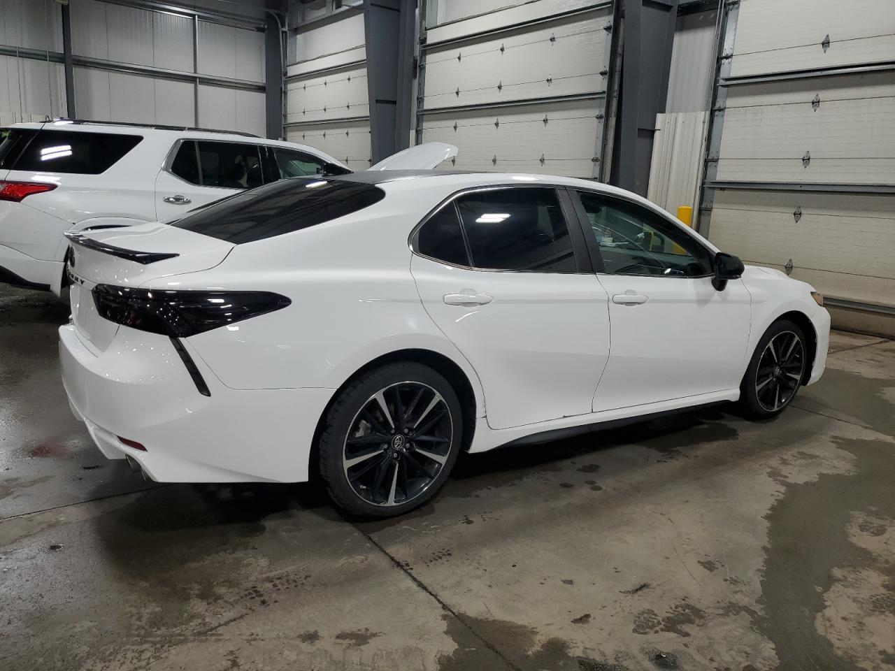 2018 TOYOTA CAMRY L - Фото 3