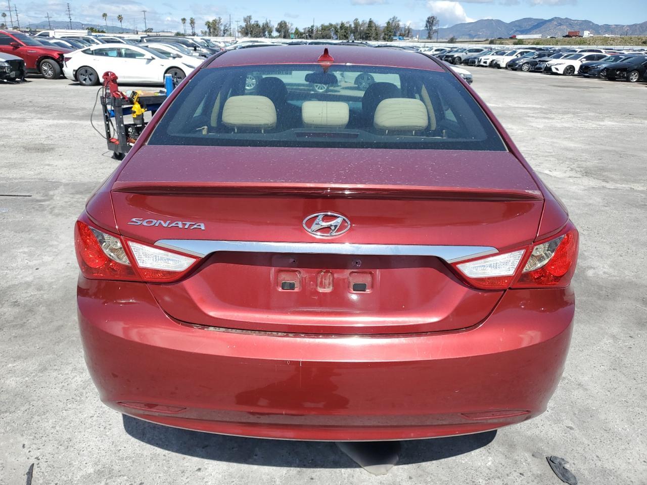 2013 HYUNDAI SONATA GLS - Image 6