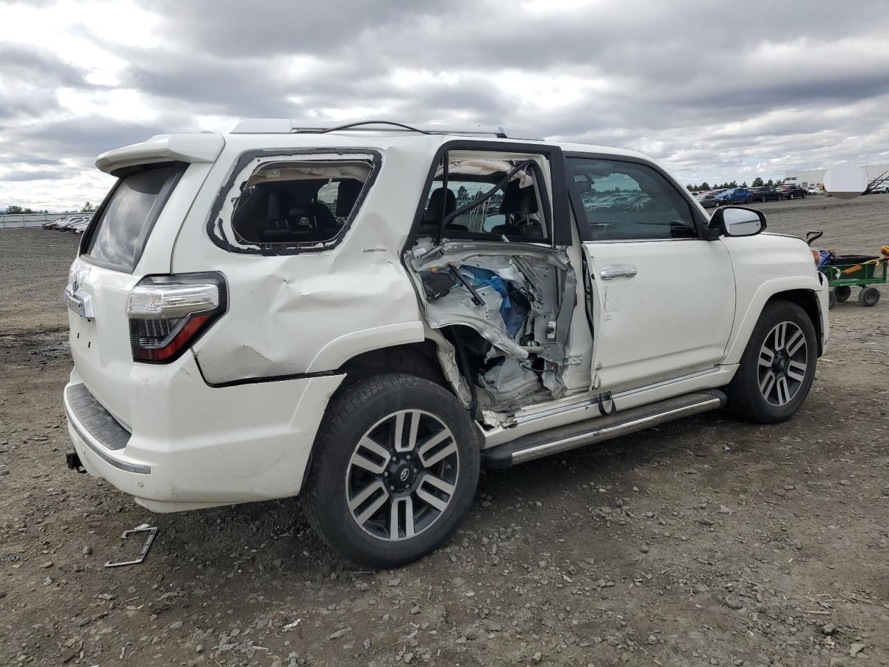 2019 TOYOTA 4RUNNER SR - Фото 3