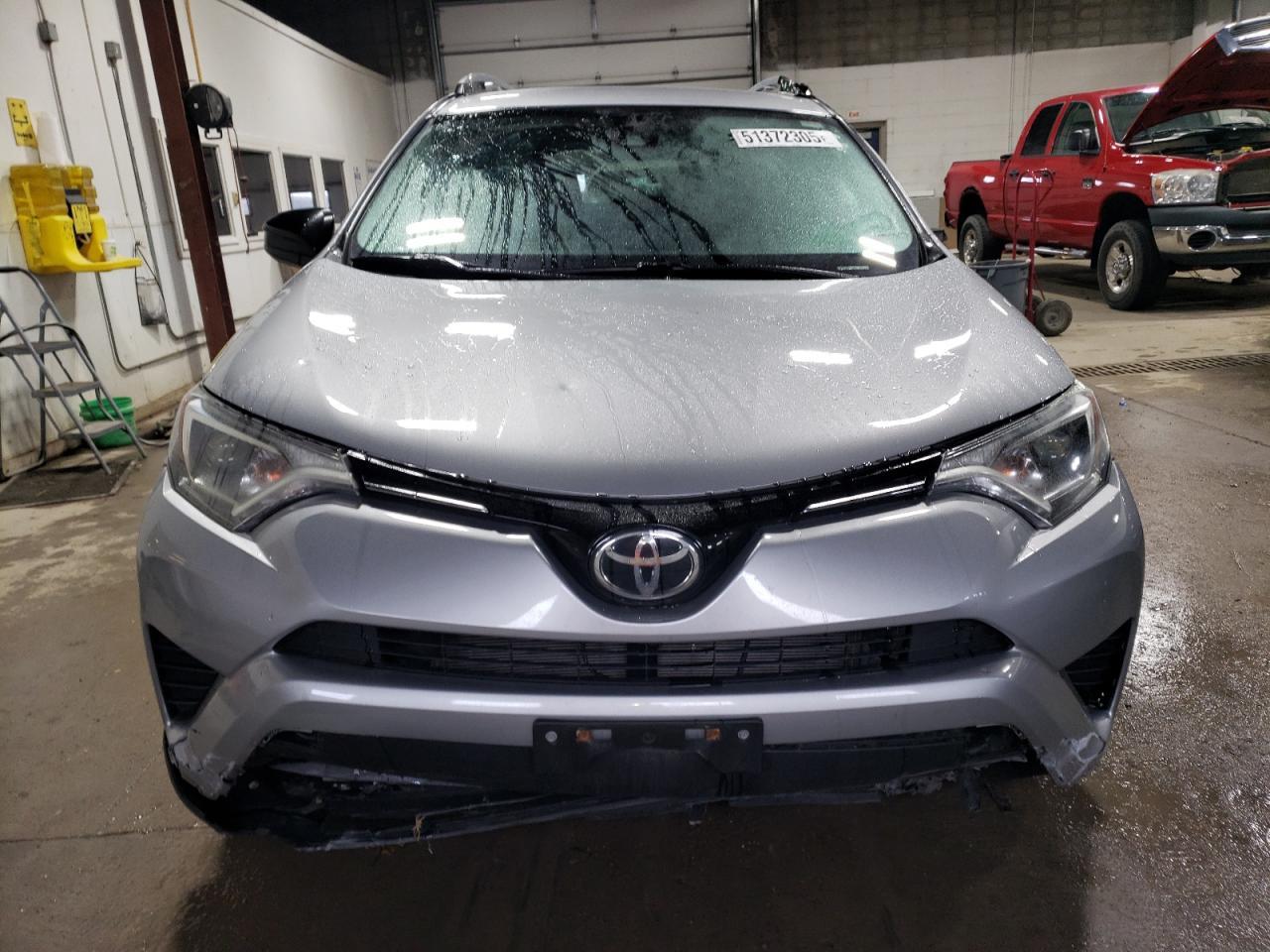 2017 TOYOTA RAV4 LE - Фото 5