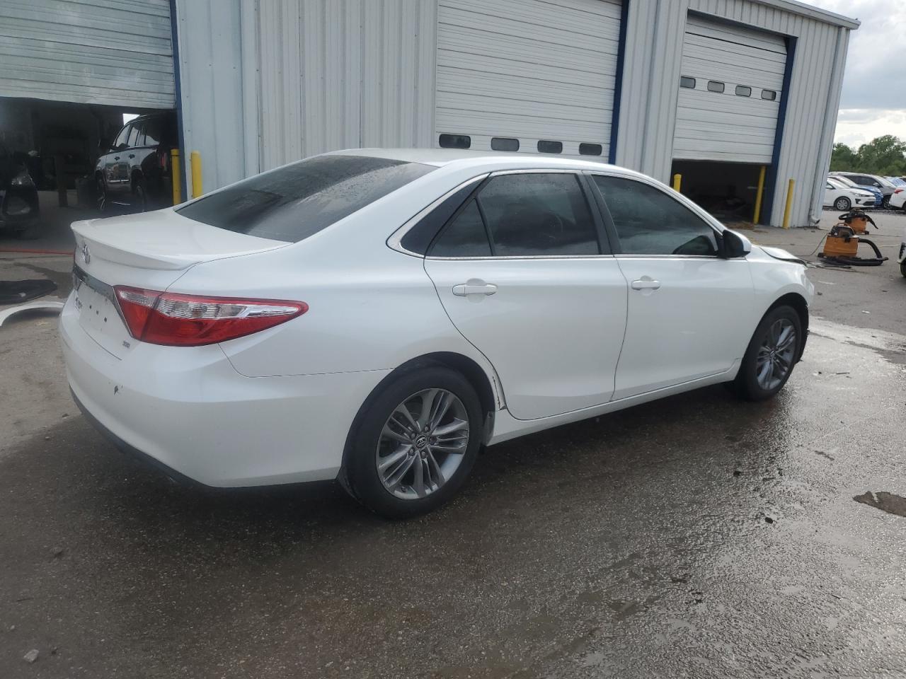2015 TOYOTA CAMRY LE - Фото 3
