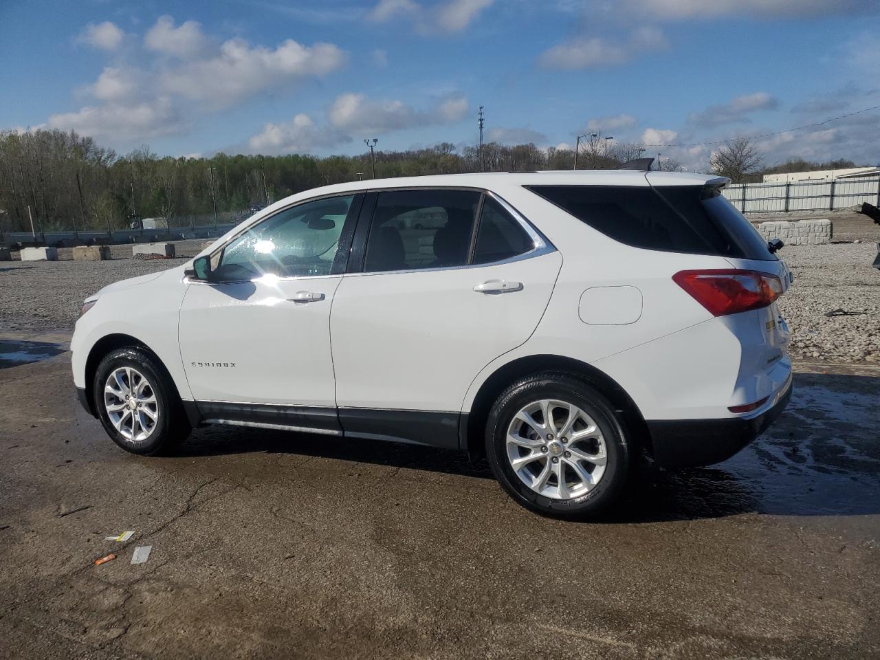 2019 CHEVROLET EQUINOX LT - Image 2