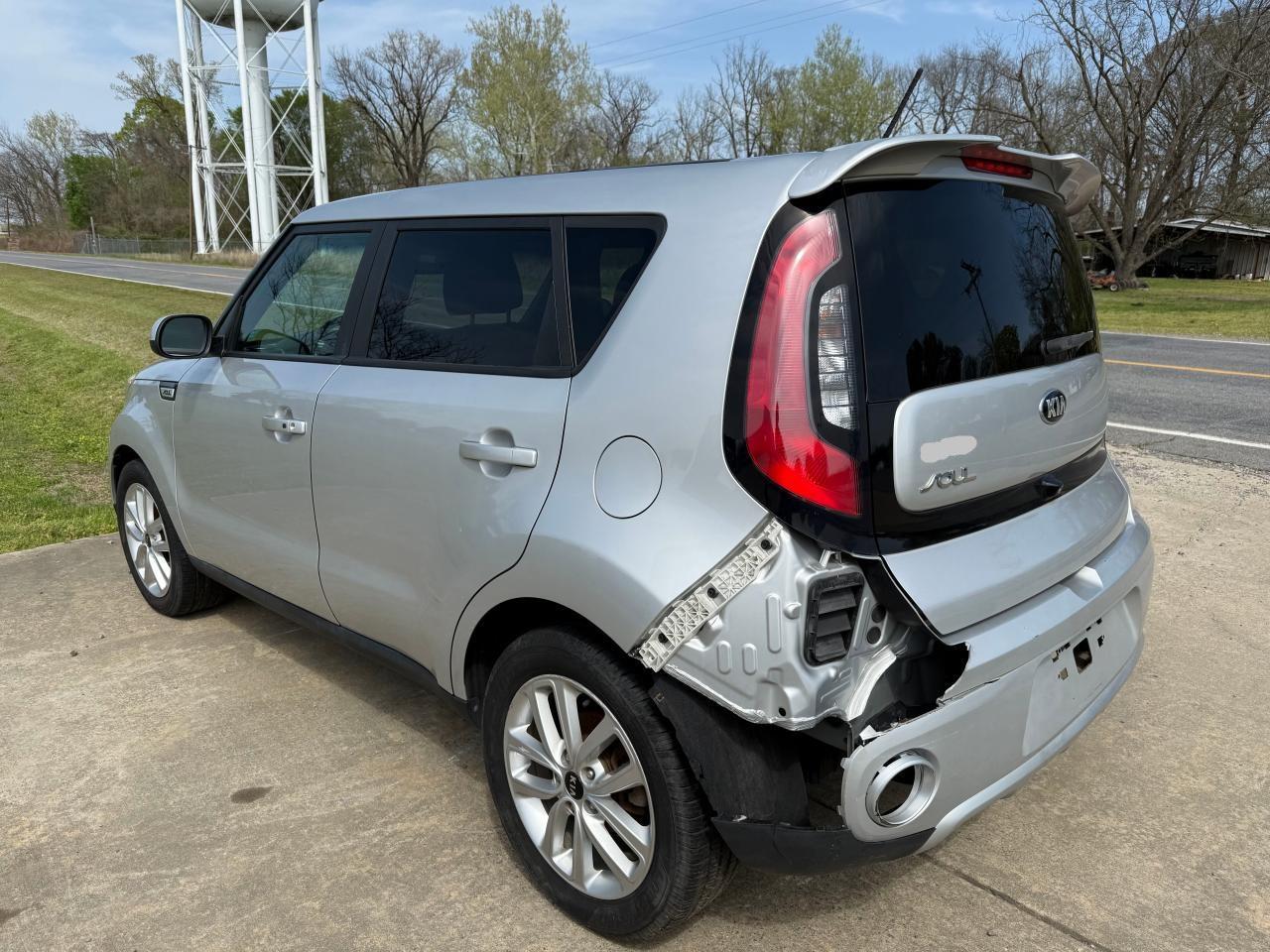 2017 KIA SOUL + - Image 3