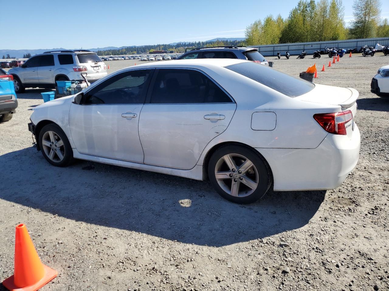 2014 TOYOTA CAMRY L - Image 2